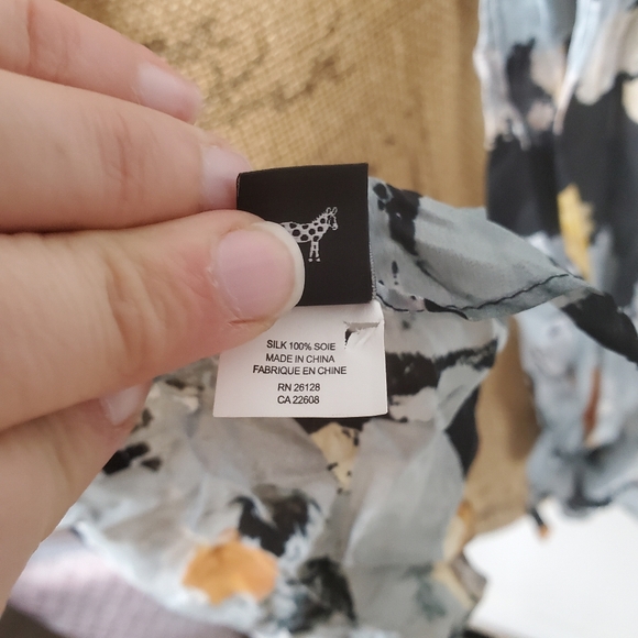 Echo 100% Silk Elegant Black and Gold Women's Scarf Floral Pattern - Picture 3 of 5